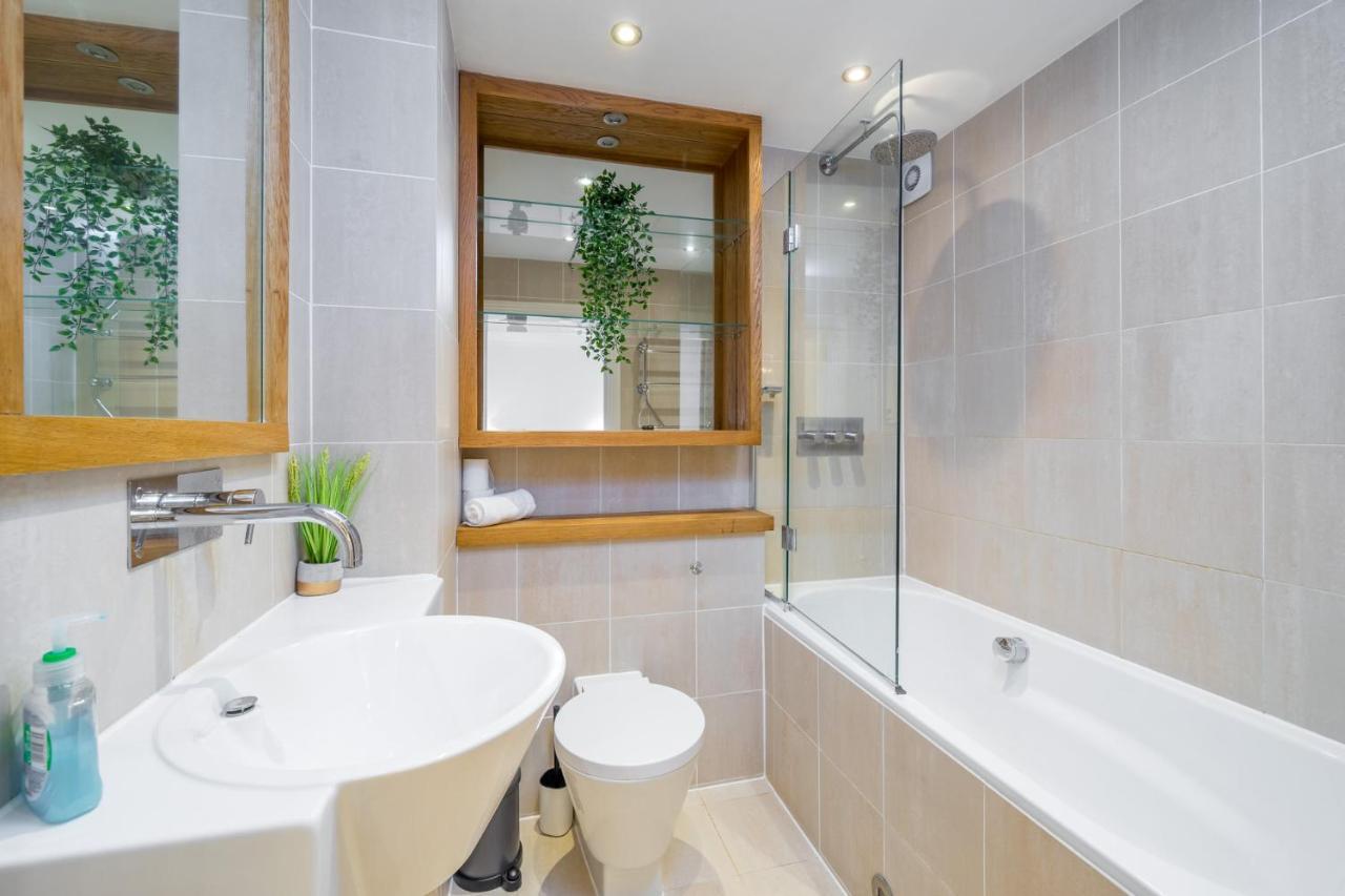 Crossharbour Canary Wharf 2 Bed Duplex Apartment London Exterior photo